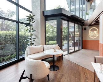 We Hotel Riverfront - Bangkok