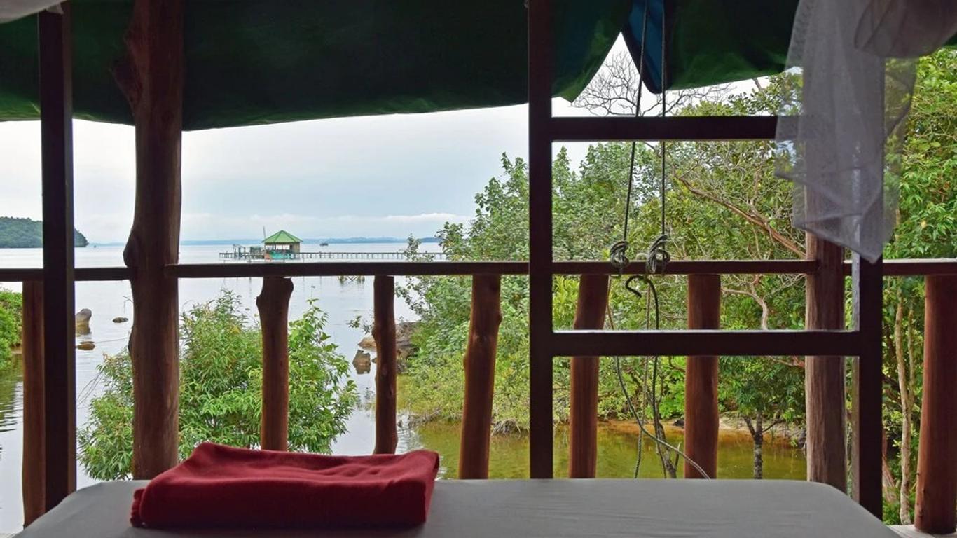 Mad Monkey Koh Rong Samloem