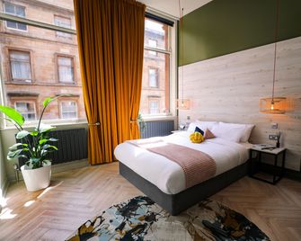 Revolver Glasgow - Glasgow