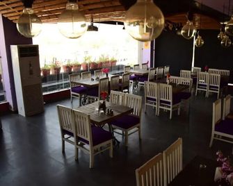 Fabhotel Orbion Mall Road - อัมริตสา - ร้านอาหาร