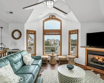 Beautiful OBX Home w, Pristine Views cottage - Corolla - Living room