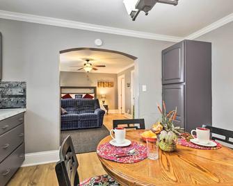 Modern Studio Apartment in Central Williamstown! - Williamstown - Ruokailuhuone