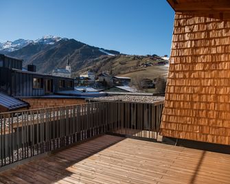 阿爾潘公園奧爾格勒公寓飯店 - 卡普倫 - 陽台