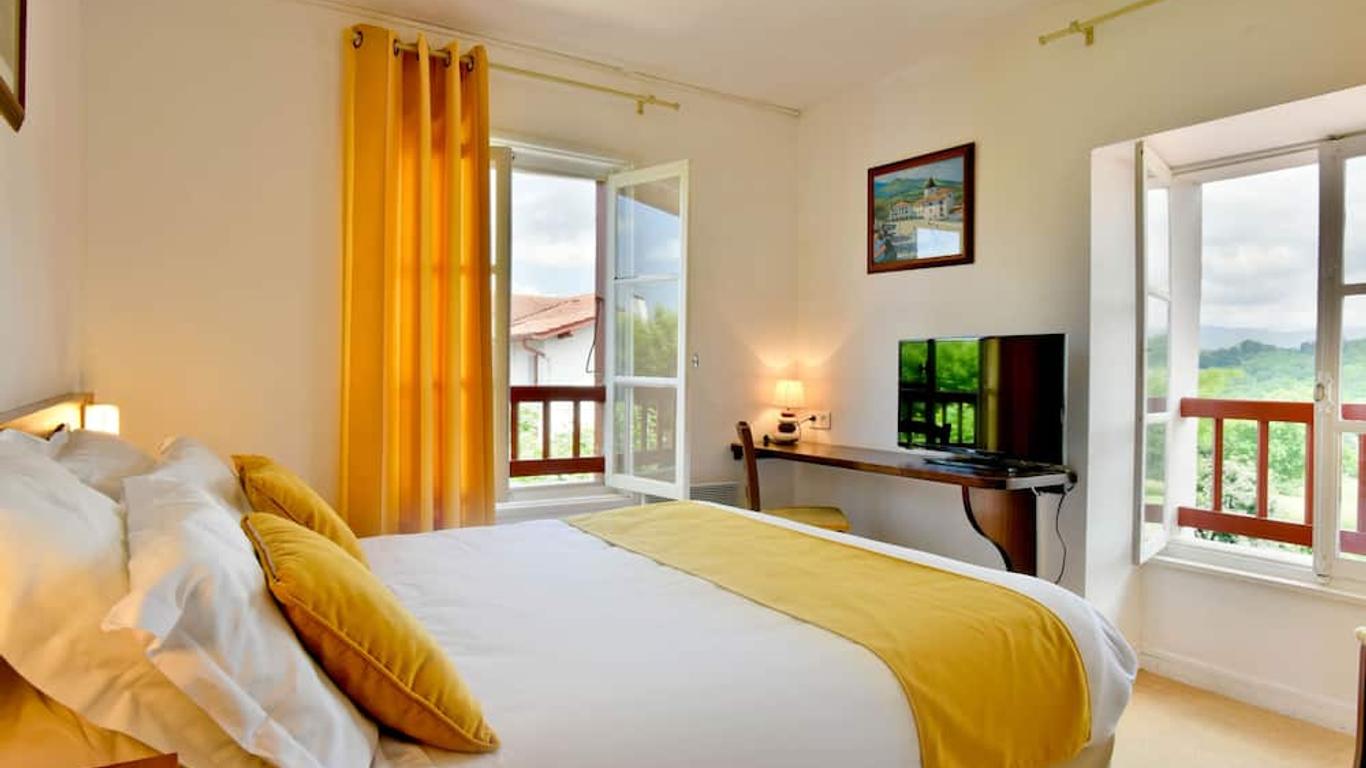 Logis Hôtel Baratxartea