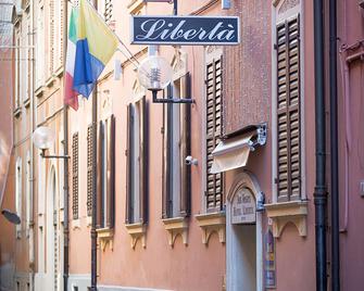 Best Western Hotel Liberta - Modena - Toà nhà