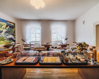 Hotel Casa Luxemburg - סיביו - בופה