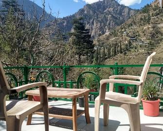 Wooden Cottage in middle of an apple orchard - Kasol - Balcony