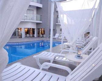 KR Hotels - Albufeira Lounge - Albufeira - Havuz