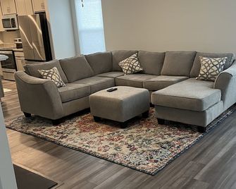 Brand New 3 bedroom 2 bath house - High Point - Stue