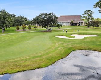 Swing on Over to this Golf Club Condo - Diamondhead - Golf course