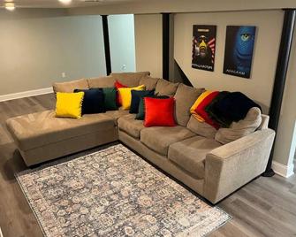 Amazing Spacious 4-bedroom house in charming Hackettstown with AC, WiFi\n\n\n\n - Hackettstown - Sala de estar