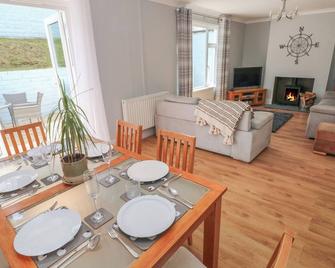 Afan house - Port Talbot - Dining room