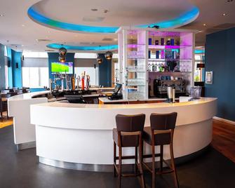 Ramada by Wyndham Belfast City Centre - בלפאסט - בר