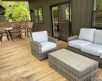 Kickback Cabin at Kentucky Lake - Buchanan - Patio
