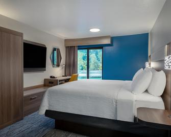 Holiday Inn Express Portland SE - Clackamas Area - Gladstone - Bedroom