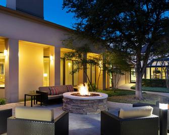 Courtyard by Marriott Dallas-Fort Worth/Bedford - Bedford - Patio