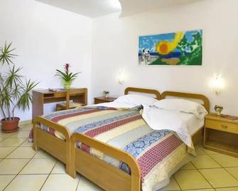 Albergo Villa Hibiscus - Forio - Habitación