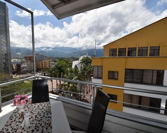 Hotel Bolivar Plaza - Armenia - Balkon