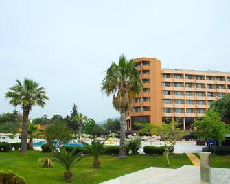 The Holiday Resort Hotel - 迪迪姆 - 建築