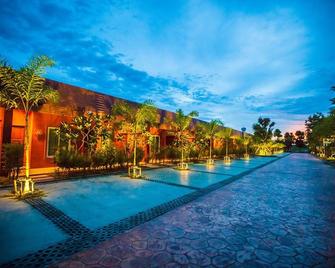 Arcadia Resort - Ban Phan Sadet Nok - Piscina