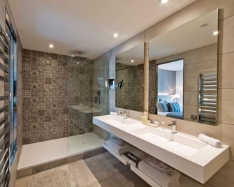 Golden Tulip Sophia Antipolis - Hotel & Spa - Valbonne - Ванна кімната