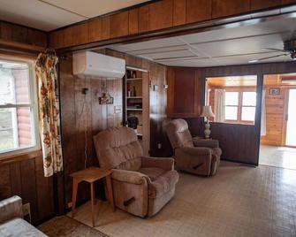 East Battle Lake Cabin, Battle Lake Mn - Parkers Prairie - Living room