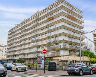 Appartement Leroy balcon - Welkeys - Clichy - Rakennus