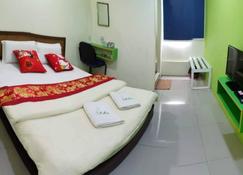 566 Inn - Miri - Bedroom