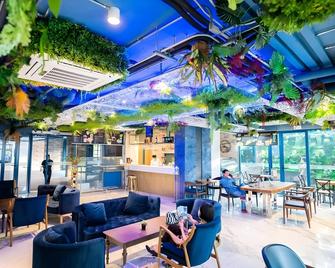 Bluetel Re'sidence Bangkok Impact- 1 Time Drop-Off Service To Impact - Amphoe Pak Kret - Restaurant