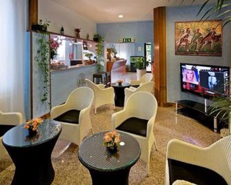 Hotel Roma - ראבנה