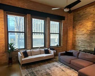 Beautiful Modern Condo - Heart of Milwaukee! - Milwaukee - Living room