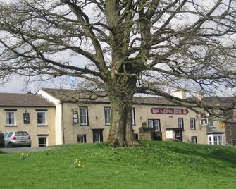 OYO Rose & Crown Hotel - Leyburn - Gebouw