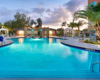 Staybridge Suites Gainesville I-75 By IHG - Gainesville - Pool