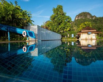 Bor Saen Pool Villa - Phangnga