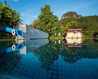 Bor Saen Pool Villa - Phangnga