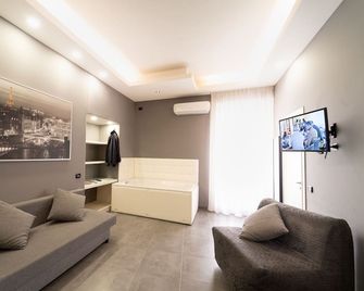 P.C. Boutique H. Napoli Centro by ClaPa Group Dislocated Hospitality - Neapel - Wohnzimmer