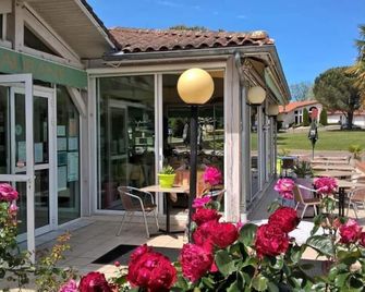 Hôtel Restaurant Alios - Bas-Mauco - Patio