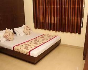 Hotel Heena Plaza - Ābu Road - Bedroom