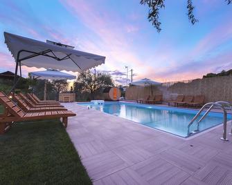 Mythos Bungalows - Thasos Town - Piscina