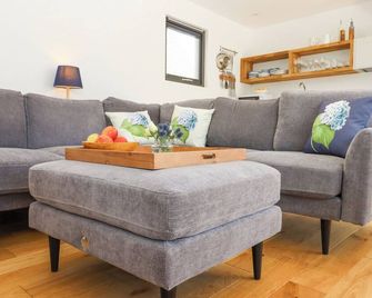 Hopkins at The Homestead - Dover - Living room