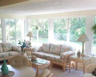 Beautiful Home, Deed Restricted, Golf Course Community - Homosassa - Sala de estar