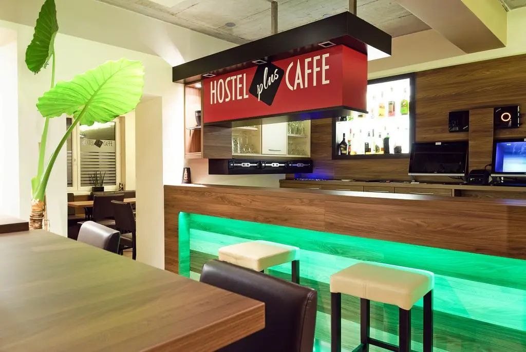 Hostel Plus Caffe - Petrovče