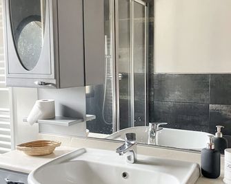 Cozy apartment with pool in Trequanda 40 m² - Trequanda - Baño