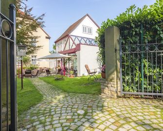 Hotel Ambiente - Bückeburg - Outdoor view