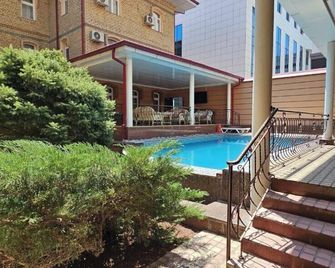Hotel Bek - Taskent - Piscina
