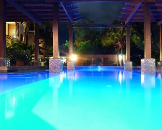 Freestyle Resort Port Douglas - Port Douglas - Havuz