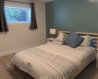 Come On Inn-recently renovated basement suite. - Jasper - Habitación