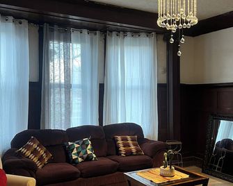 Valley and city views - Steubenville - Huiskamer