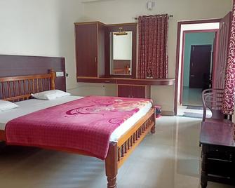 Madha Home Resorts - Yercaud - Habitación