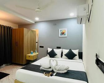 Wildwings Premium Hotel - Bhongir - Bedroom